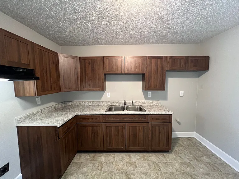 257 W Essex Ave — Photo 7