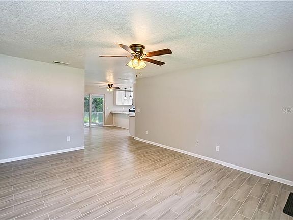 5th image of 309 Hemlock Dr