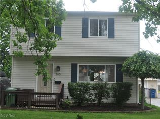 265 Parkway Dr, Eastlake, OH 44095