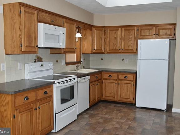 2nd image of 501 Mulberry Dr