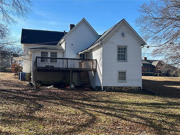 4th image of 216 Hardee St