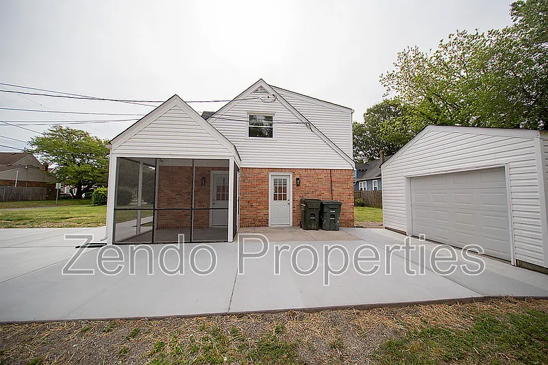 2 bed, 1.0 bath, $1,775 — Photo 2