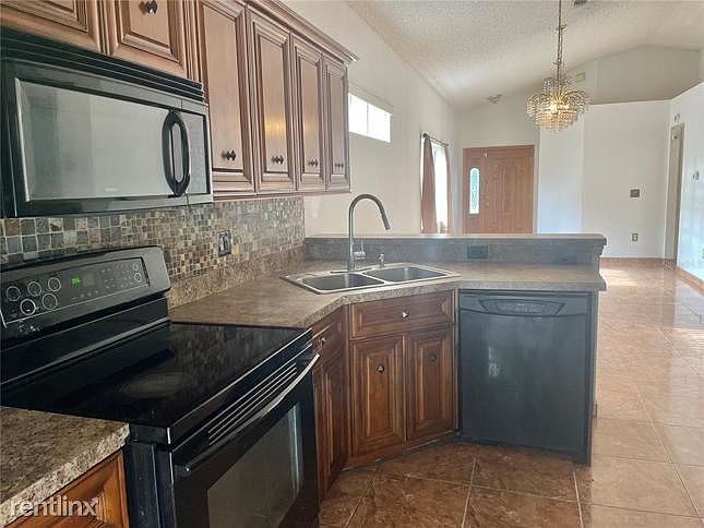 1st image of 1326R Oak Grove Ct