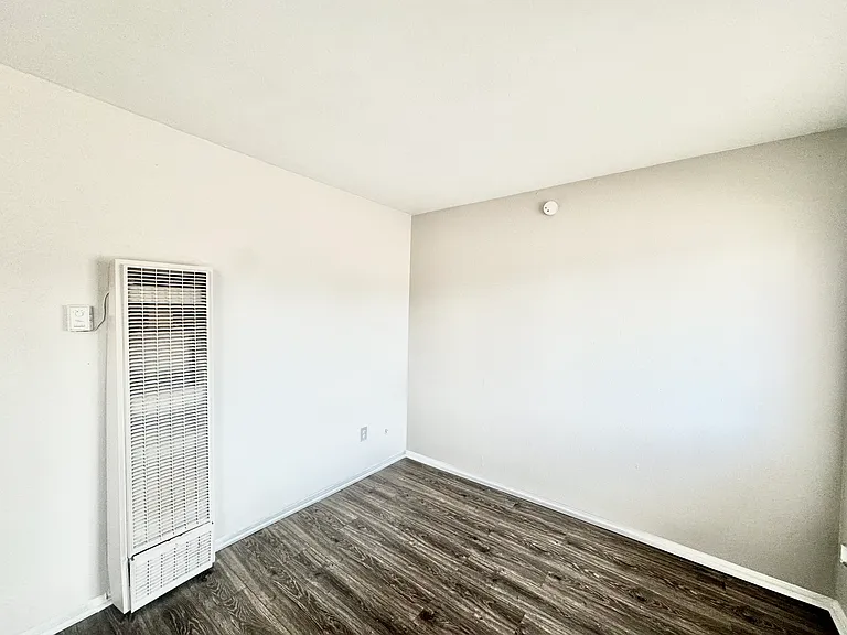 Leisure Apartments — Photo 6