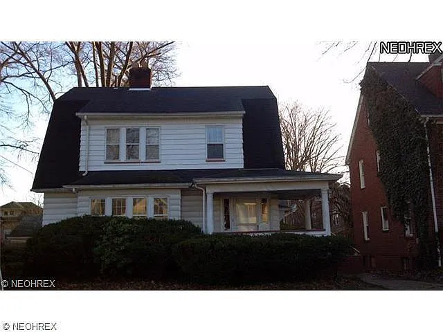 327 Mistletoe Ave photo 1