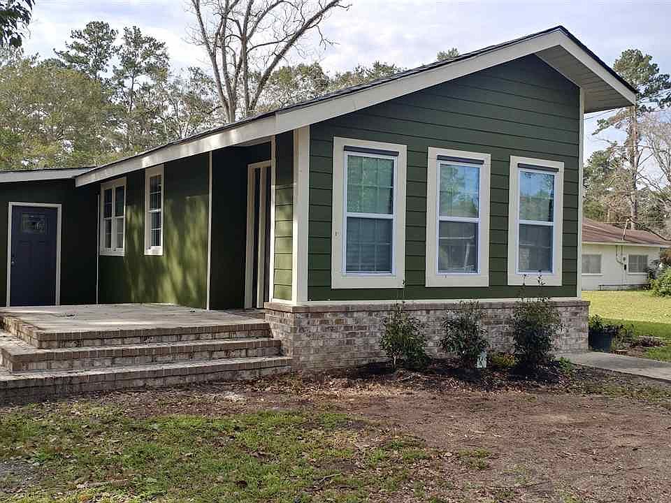 1st image of 606 NE 2nd St