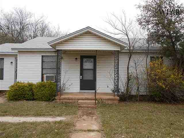 1st image of 605 Sycamore Dr