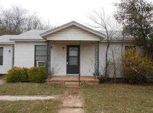 605 Sycamore Dr, Burkburnett, TX 76354