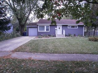 224 S Lodge Ln, Lombard, IL 60148