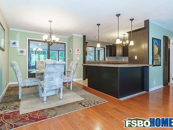 3rd image of 6823 Brentwood Dr NE