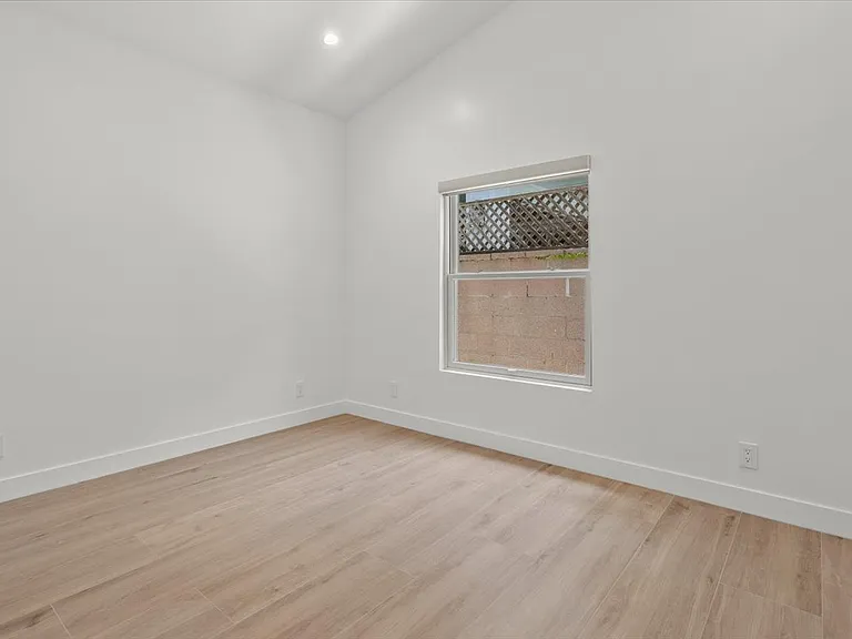 1208 E Maple Ave #A — Photo 12
