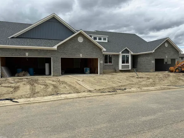 48295 Frangrove Ln, Chesterfield, MI 48051
