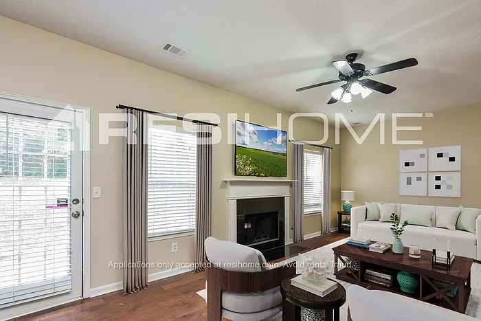 3395 Spring Mesa Dr — Photo 4