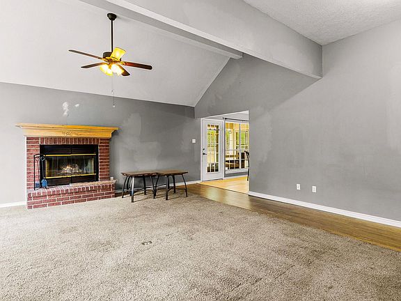 4th image of 216 N Lake Dr