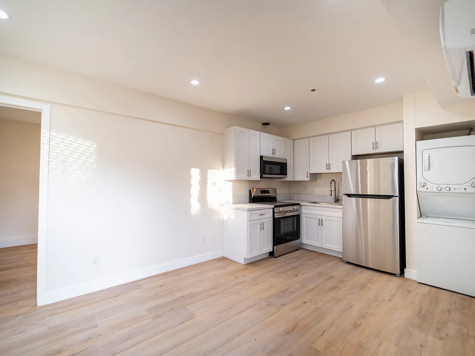 4576 Felton St — Photo 2