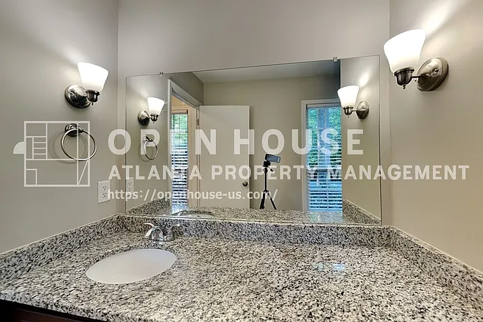1250 Ridgefield Dr — Photo 13
