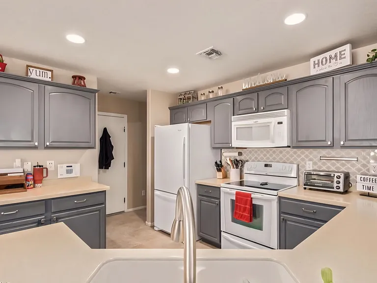 37954 N Beverly Ave — Photo 11