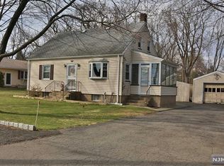 732 Van Houten Ave, Franklin Lakes, NJ 07417