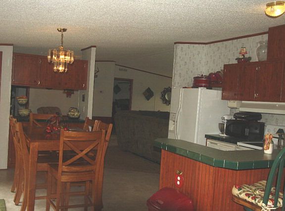 4th image of 35 Woodview Ln