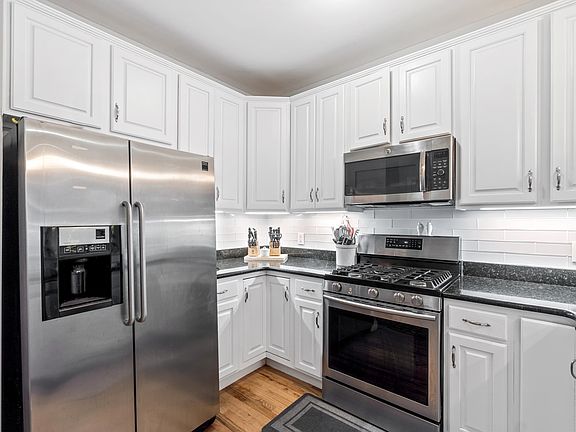 5th image of 81 Monroe St APT 2