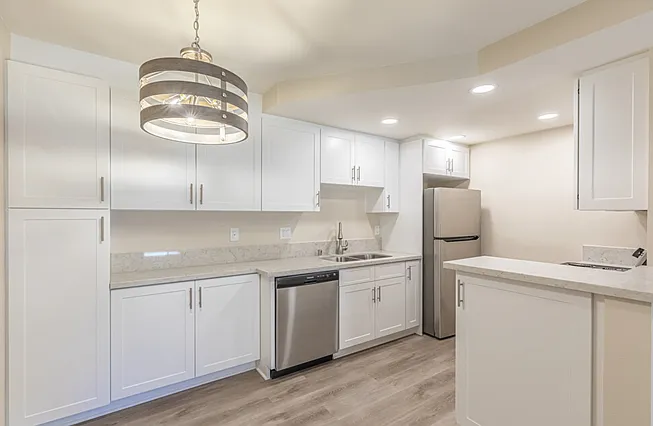Wintercrest Village Apartments — Photo 33