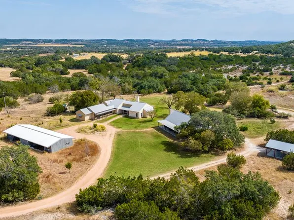 957-959 Cedar Hills Dr, Fredericksburg, TX 78624