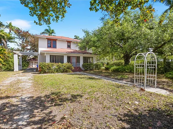 1421 Steele St, Fort Myers, FL 33901