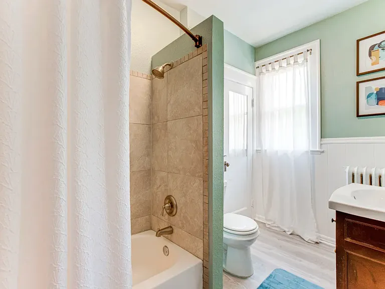 1109 N Emerson St #3 — Photo 8