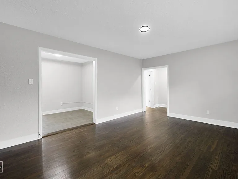 308 Elizabeth St — Photo 3