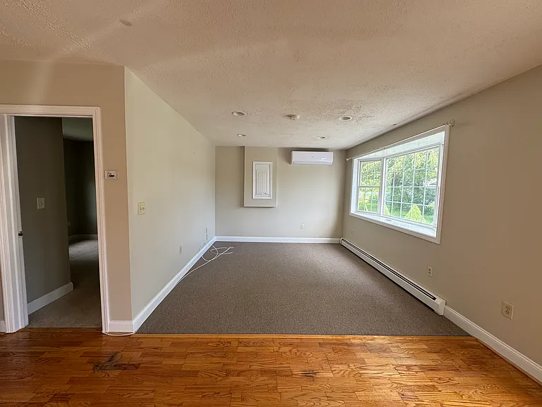 96 Lafayette Rd — Photo 3