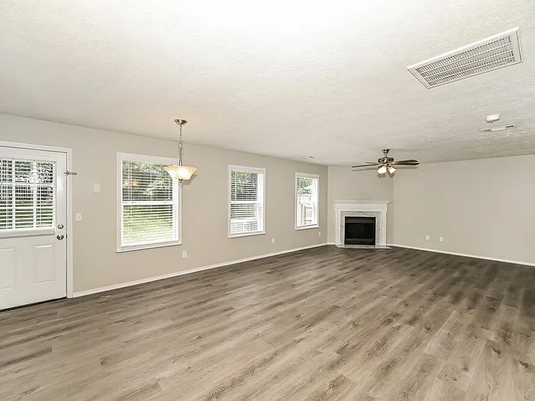 5625 Dory Dr — Photo 5
