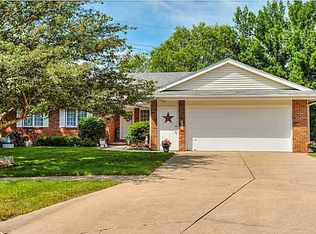 504 57th Ct, West Des Moines, IA 50266