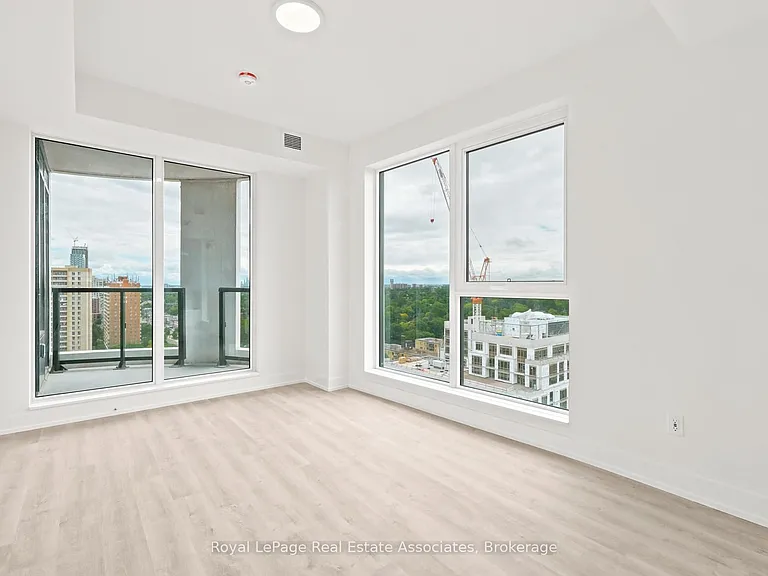 25 Cordova Ave #1812 — Photo 16
