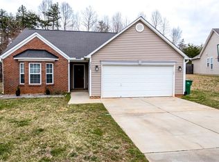 3833 Ranier Ct, Walkertown, NC 27051