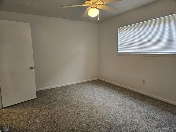4th image of 202 Spruce St APT B
