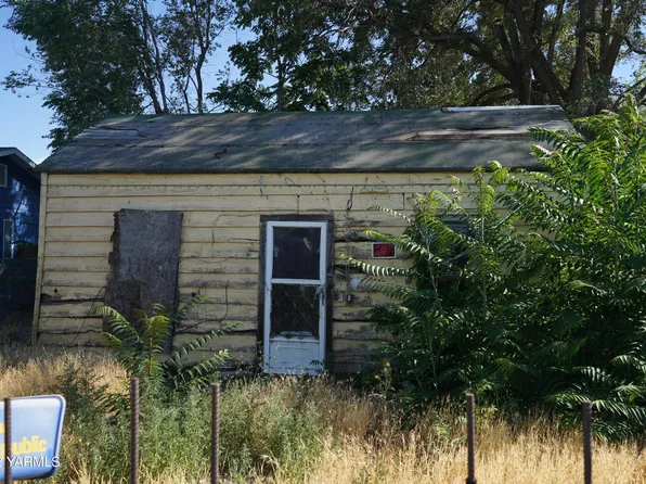 1008 E Toppenish Ave, Toppenish, WA 98948