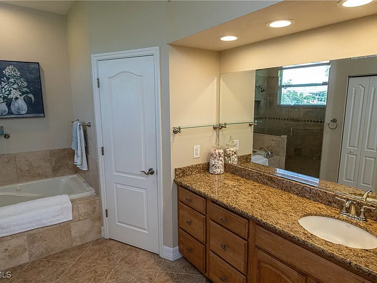 4701 Sands Blvd — Photo 17