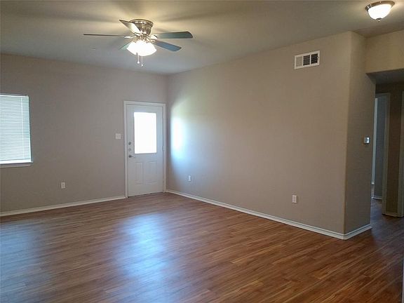 5th image of 510 E Hazelwood St Unit A