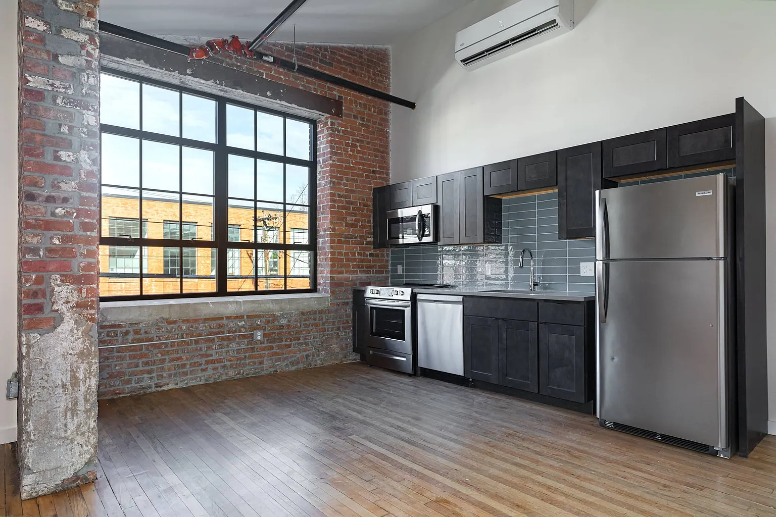 109 S William St #5718227 photo 1