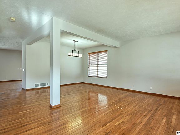 5th image of 4960 S 194th St