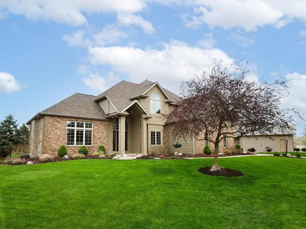 8423 Cinnabar Ct, Fort Wayne, IN 46835