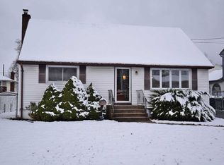 280 Eastwood Ave, Deer Park, NY 11729