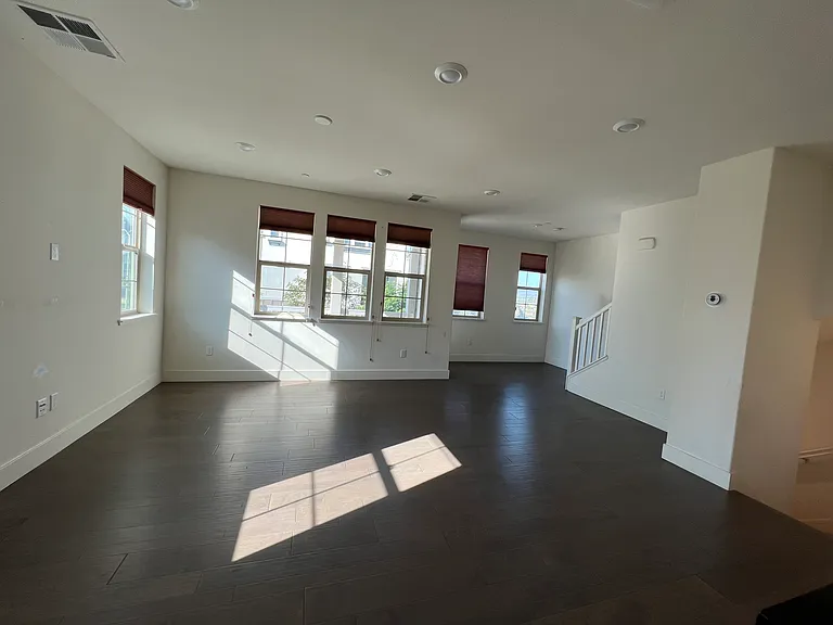 8567 Leeward Way — Photo 7