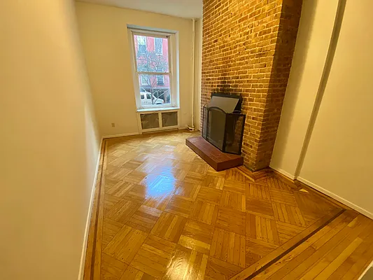 Rented by J PRESTON AND ASSOCIATES INC | media 24