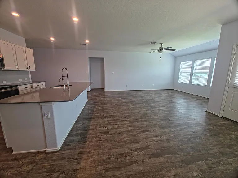 746 Carol Dr — Photo 8