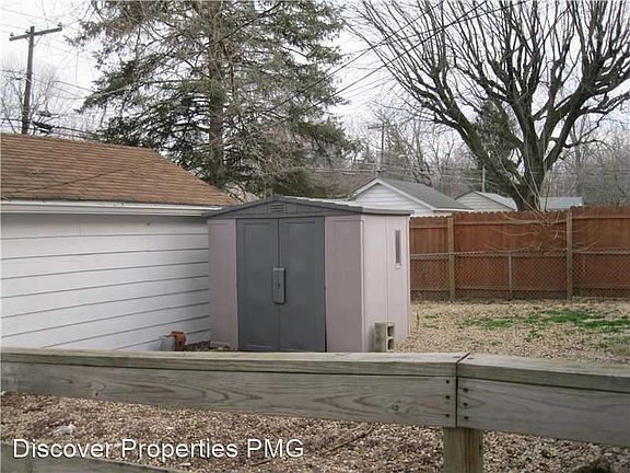 3rd image of 5841 Indianola Ave