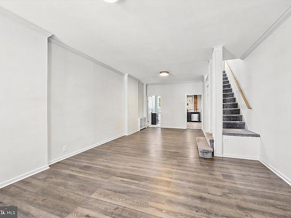 4th image of 4706 Fowler St
