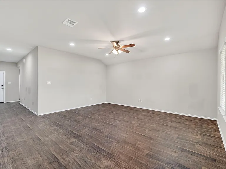 20926 Belmont Village Way — Photo 33