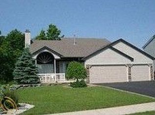 800 Doral Dr, Oxford, MI 48371