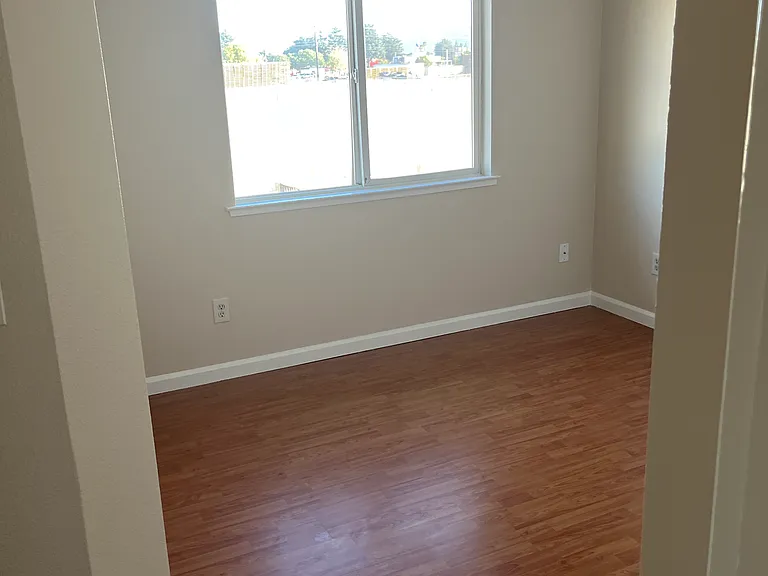 640 E 8th St #204 — Photo 19